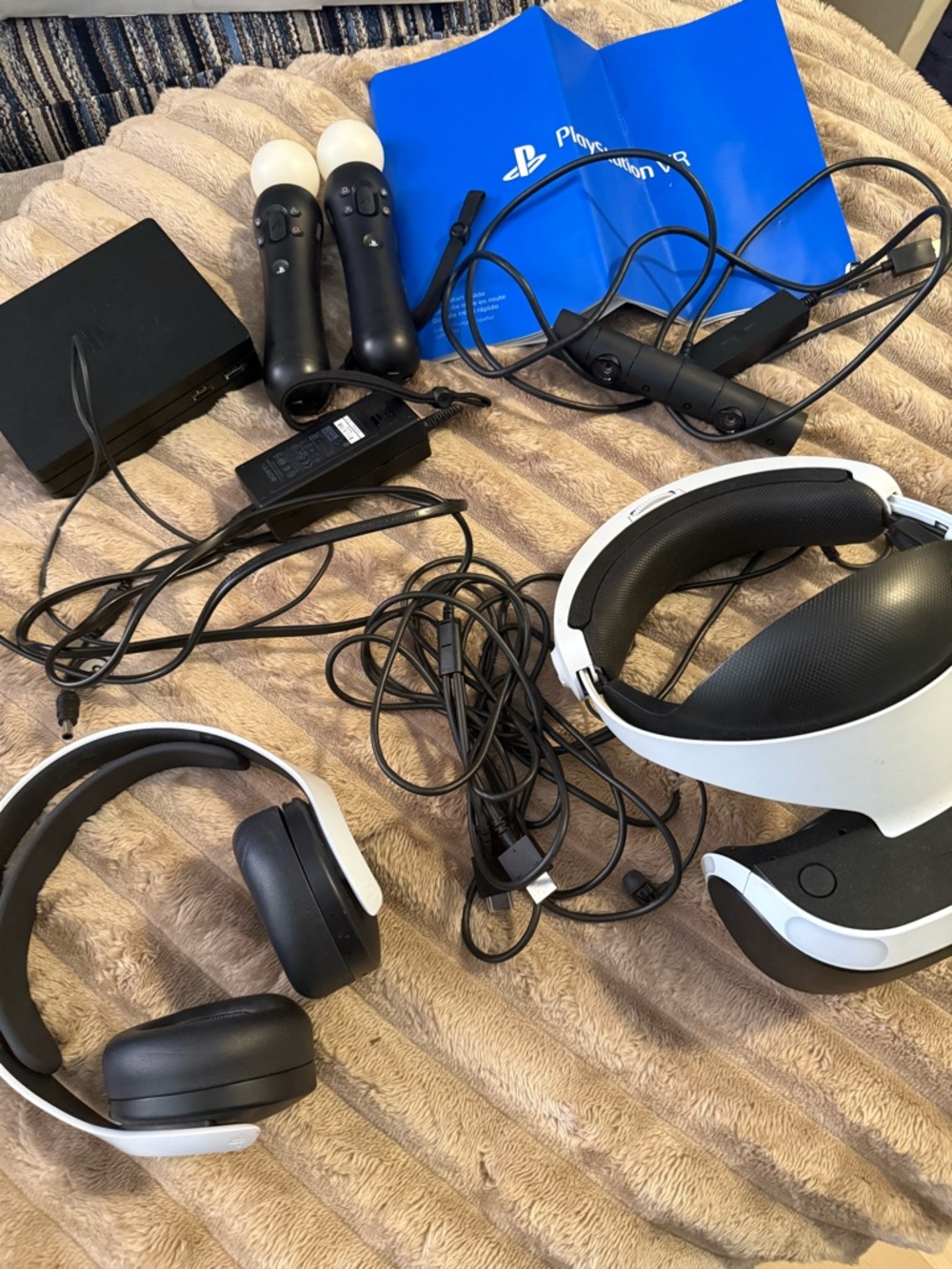 Sony PSVR2 Headset Bundle in White and Black with Controllers